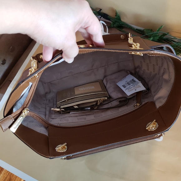 Michael kors purse shoulder bag ONLY - Picture 6 of 7